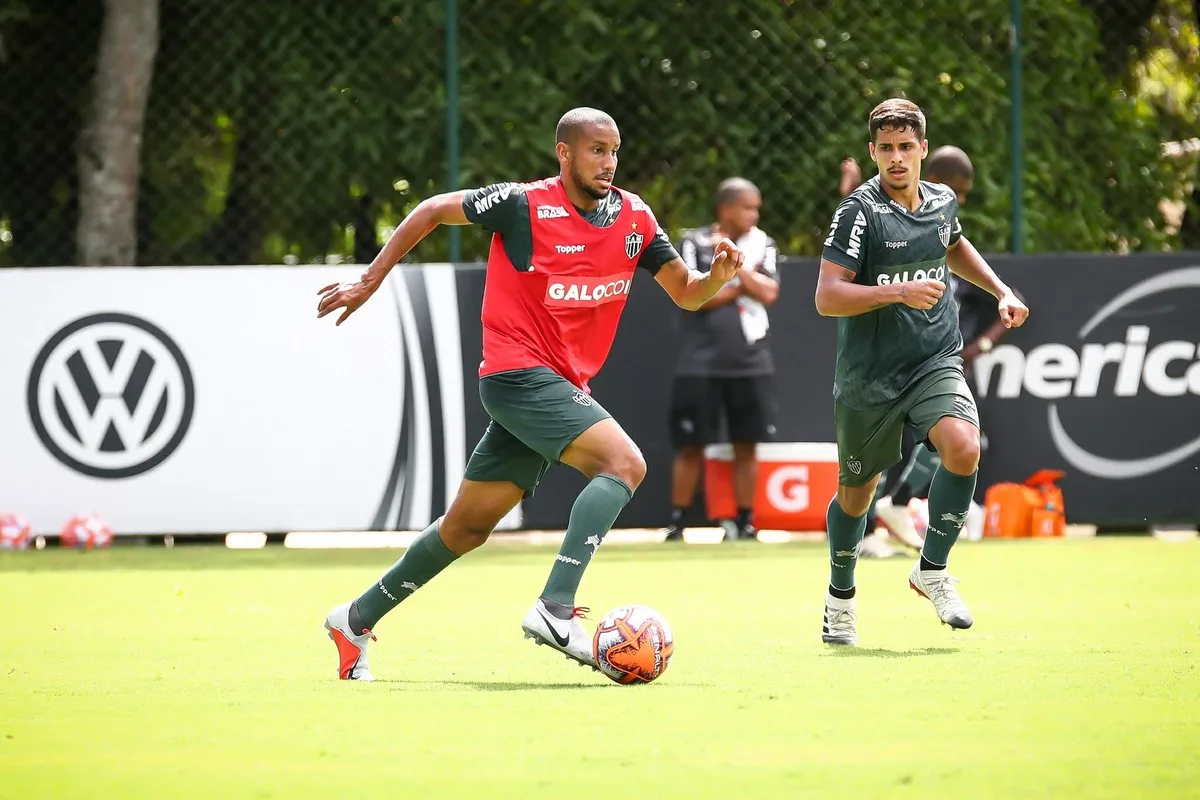 Em nova posição, Jair se torna titular absoluto do Atlético-MG em duas semanas