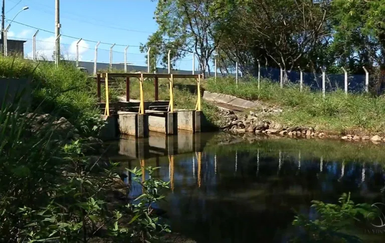 Obra no dique do Rio Jucu promete reduzir alagamentos em Vila Velha