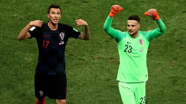 Um dia após Mandzukic, goleiro Subasic anuncia aposentadoria da seleção croata