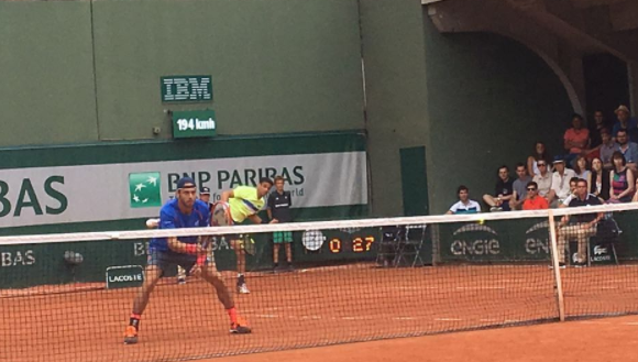 Rogerinho vence mais uma nas duplas e vai às quartas de final em Roland Garros