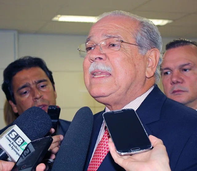 Governo assina 1º contrato de renovação de concessão de portos