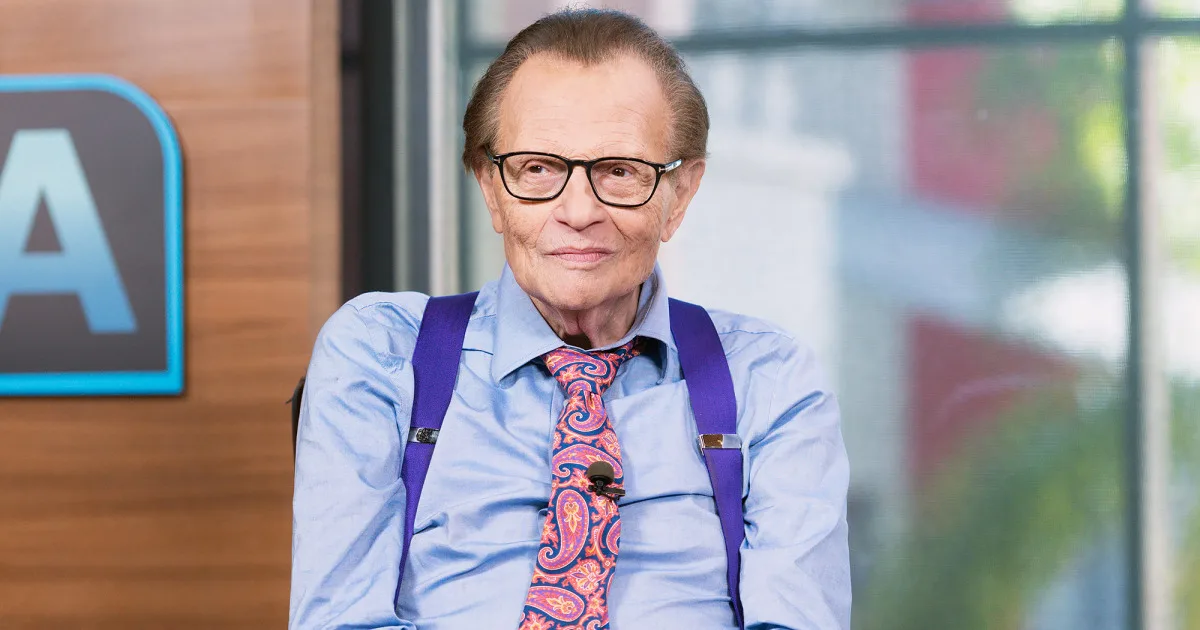 UNIVERSAL CITY, CA – SEPTEMBER 12: Larry King visits “Extra” at Universal Studios Hollywood on September 12, 2017 in Universal City, California. (Photo by Noel Vasquez/Getty Images)