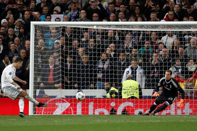 Com pênalti polêmico no fim, Real elimina Juventus e vai à semifinal da Liga