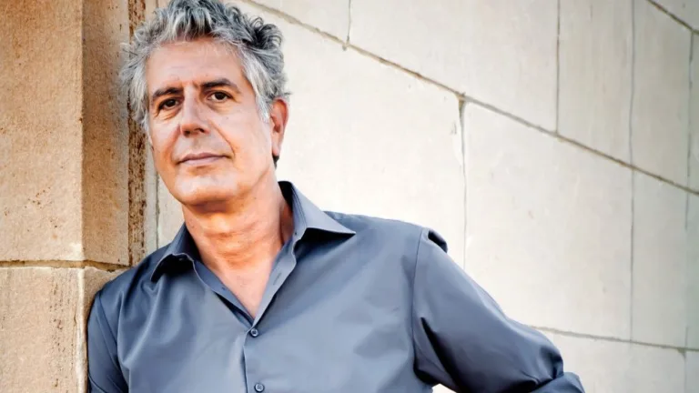Anthony Bourdain pediu ajuda antes de morrer, conta Rose McGowan