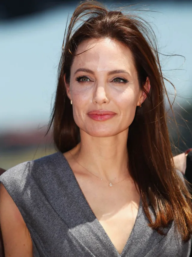 SYDNEY, AUSTRALIA – NOVEMBER 18: Angelina Jolie poses at the photo call of Unbroken at Sydney Opera House on November 18, 2014 in Sydney, Australia. (Photo by Don Arnold/WireImage)