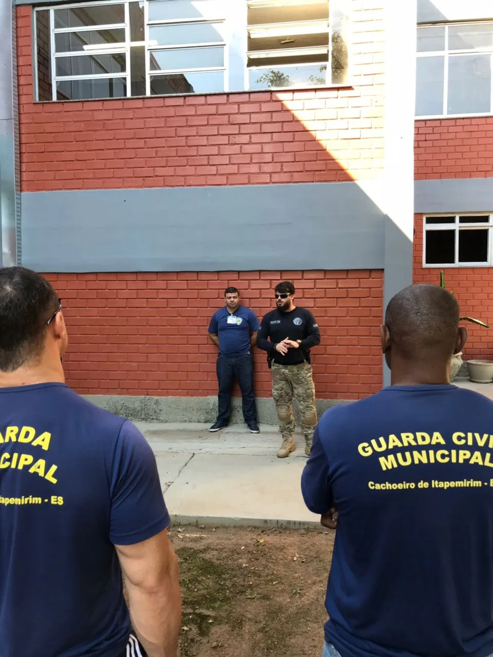 Guarda Municipal de Cachoeiro tem aulas sobre incêndio e autodefesa