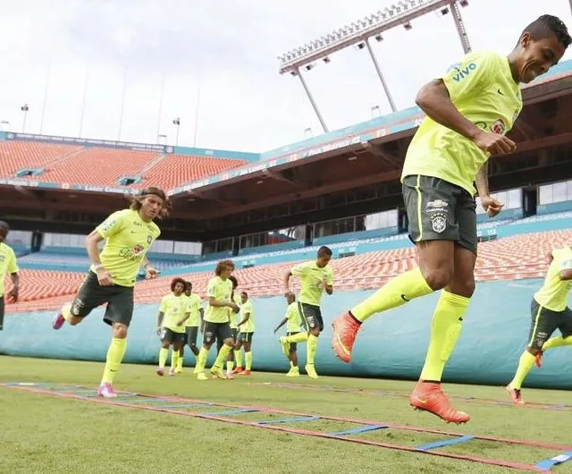 Seleção Brasileira treina no Sun Life Stadium dia 03 de setembro de 2014, para o amistoso contra a Colômbia. Foto: Rafael Ribeiro