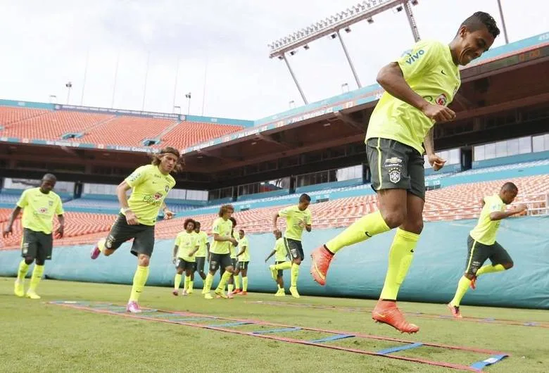 Seleção Brasileira treina no Sun Life Stadium dia 03 de setembro de 2014, para o amistoso contra a Colômbia. Foto: Rafael Ribeiro