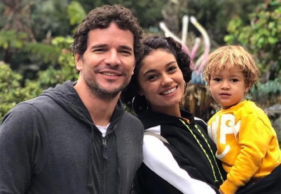 Sophie Charlotte e Daniel de Oliveira curtem dia junino com Otto