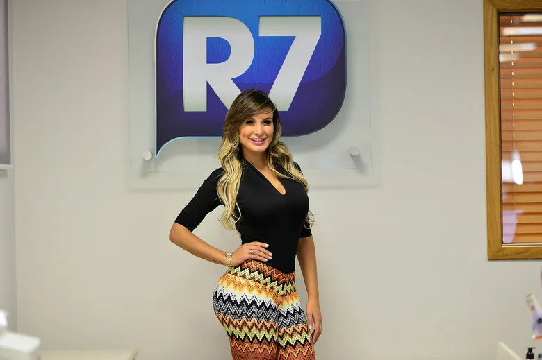 Pai de Andressa Urach visita filha no hospital e revela detalhes de momentos passados juntos