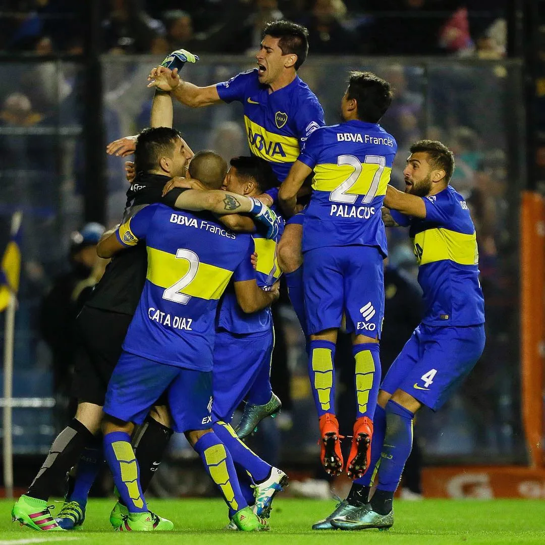 Boca Juniors sofre, mas bate Nacional nos pênaltis e vai à semi da Libertadores