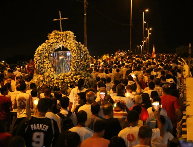 Romaria dos Homens leva cerca de 500 mil fiéis devotos de Nossa Senhora da Penha às ruas