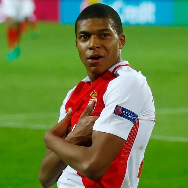 Mbappé fica fora de lista do Monaco e segue com futuro incerto