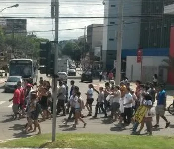 Protesto dos professores chega ao fim e trânsito é liberado em Vitória