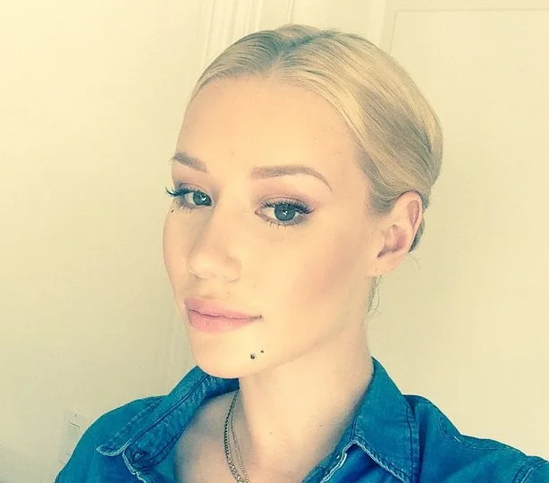 Iggy Azalea confessa que fez cirurgia no nariz