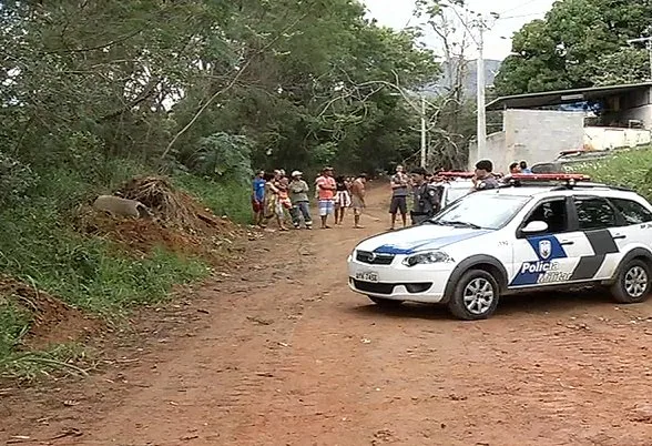 Corpos de jovens são encontrados em matagal na Serra