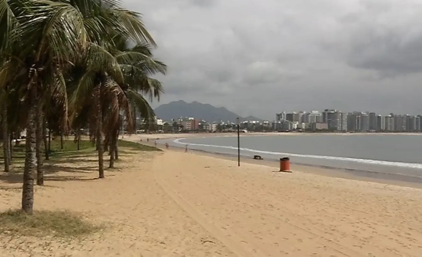 Homens são presos após roubo de triciclo na praia de Camburi