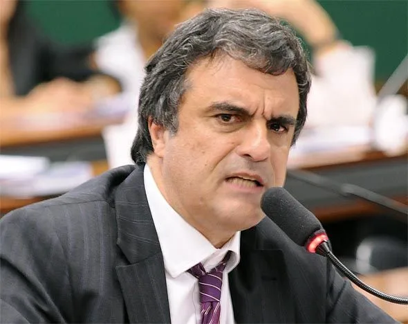 Cardozo defende punição no caso das contas secretas