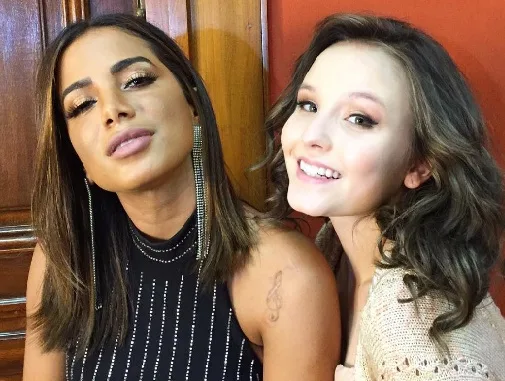 Anitta faz participação especial no filme de Larissa Manoela. "Meus 15 anos - O Filme"