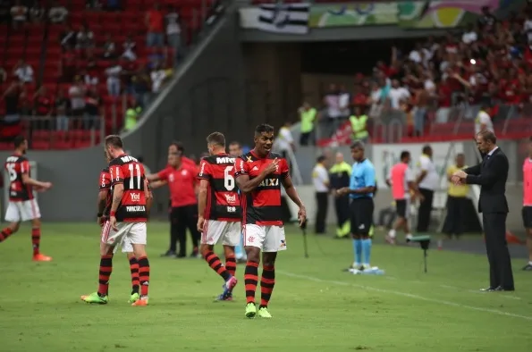 Flamengo vai a Volta Redonda para confirmar a liderança do Grupo B da Taça Rio