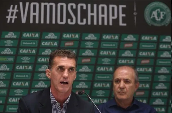 Em má fase, Chapecoense demite o técnico Vagner Mancini