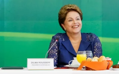 Esgotamos todos os recursos para combater a crise que vem de 2009, diz Dilma