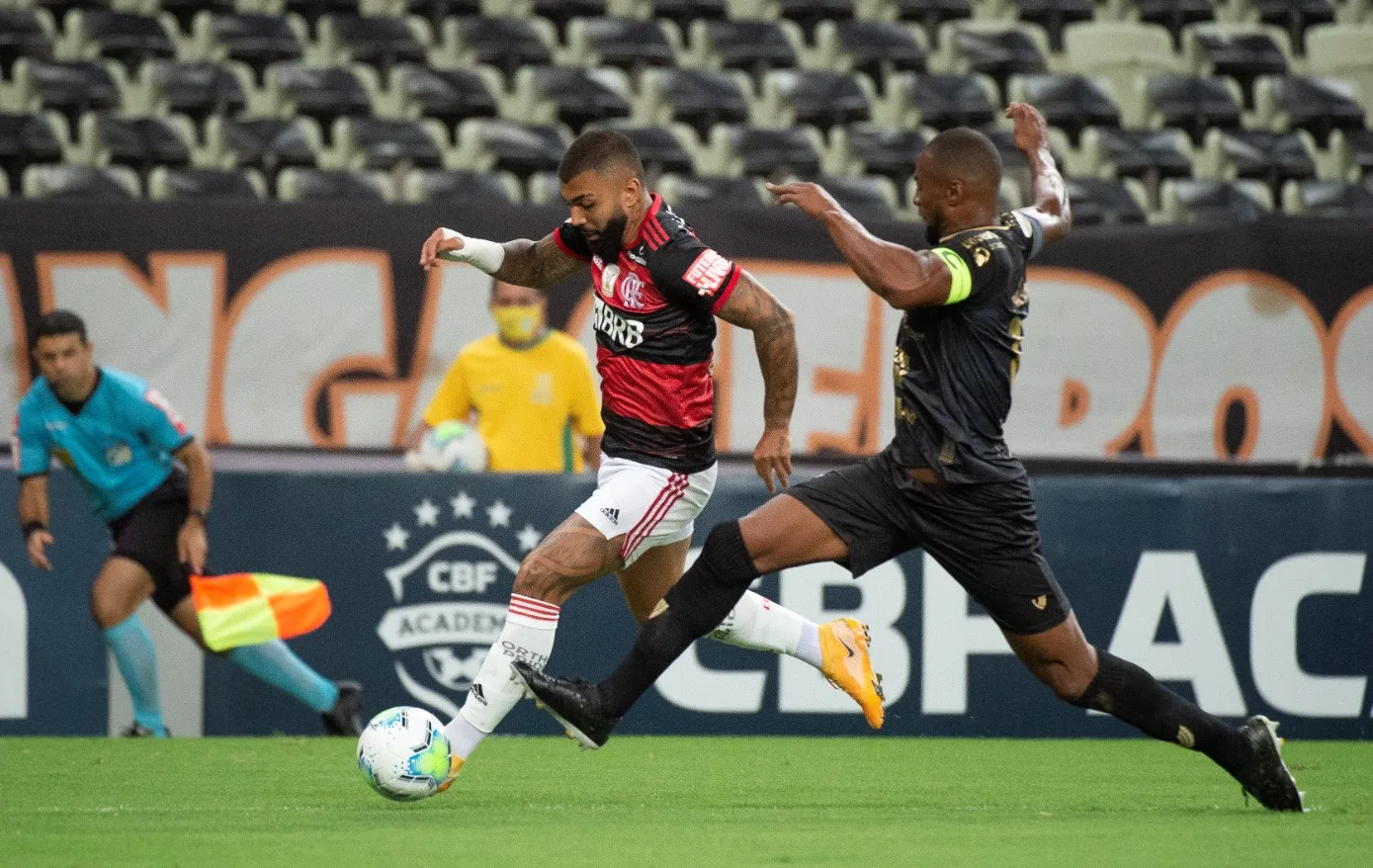 Ceará aproveita atuação apagada de Gabriel e surpreende Flamengo no Castelão