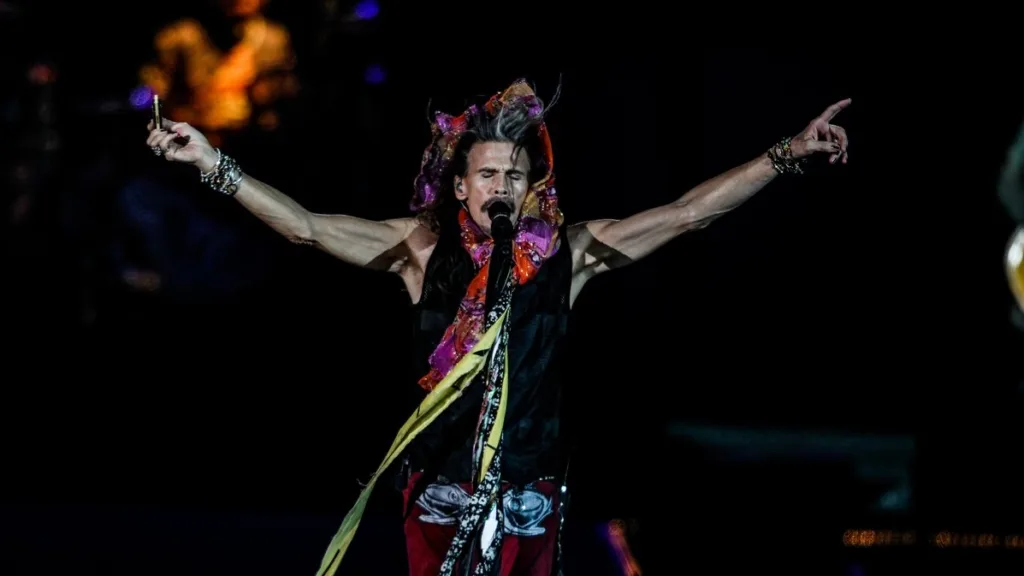 Steven Tyler promove evento durante o Grammy para ajudar vítimas de abuso