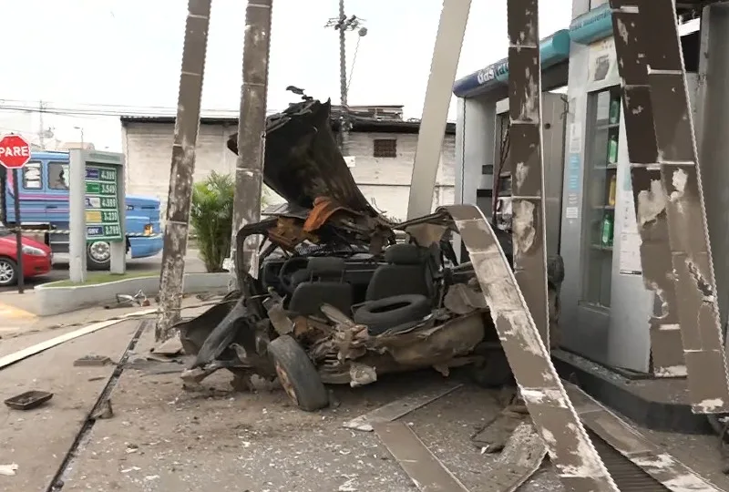 Dono de carro que explodiu em posto teria trocado kit gás regular por botijas de gás de cozinha