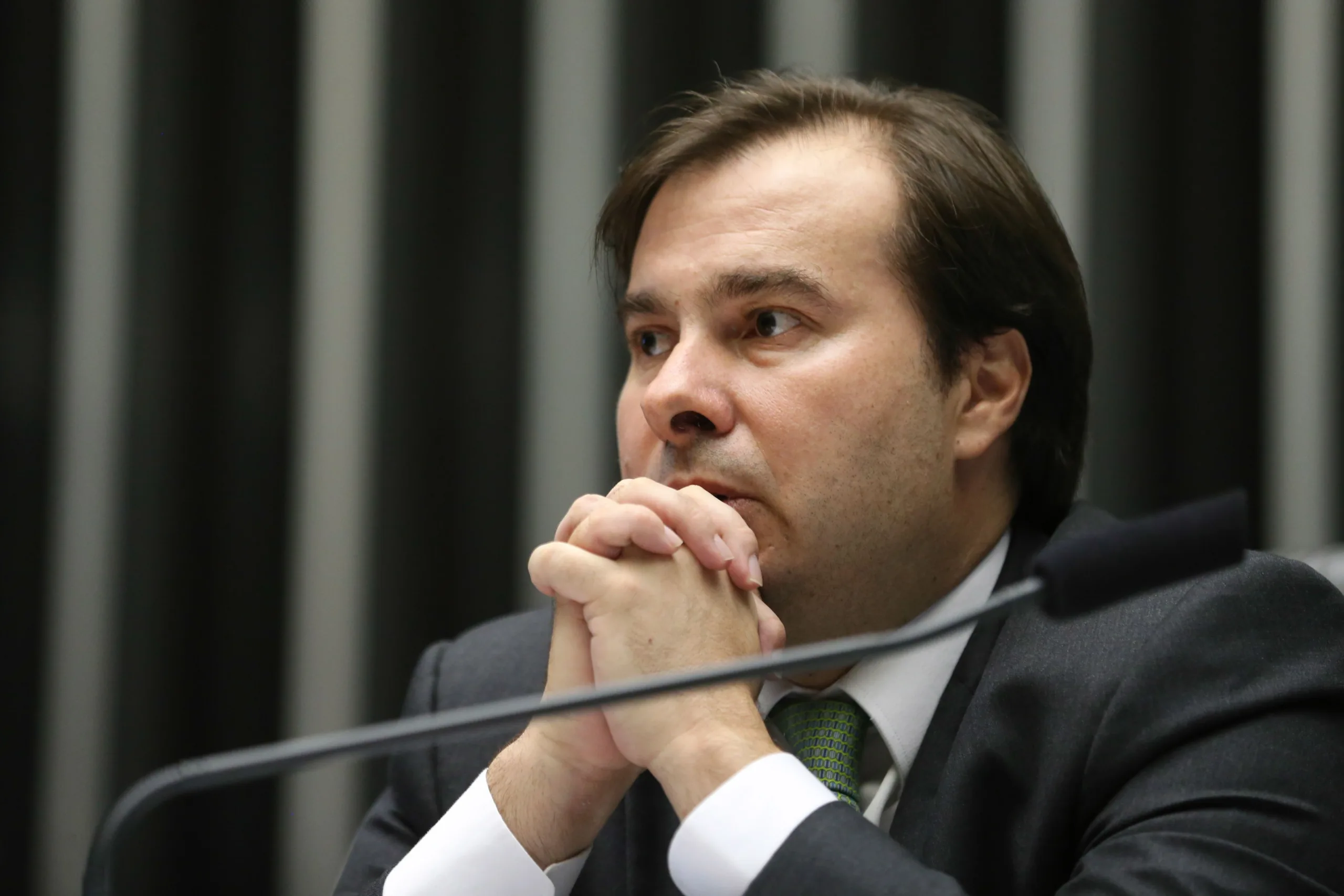 Brasília – Presidente da Câmara, Rodrigo Maia, durante sessão para analisar o PL 4567/16, do Senado, que que desobriga participação da Petrobras no pré-sal (Fabio Rodrigues Pozzebom/Agência Brasil)