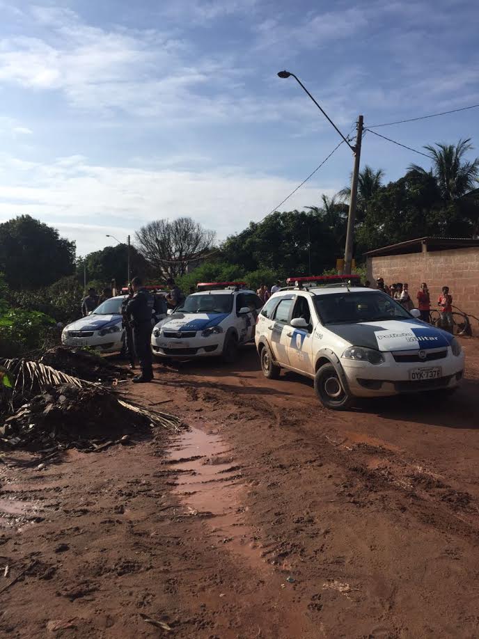 Homem é morto com golpes de facão e pauladas em Vila Velha