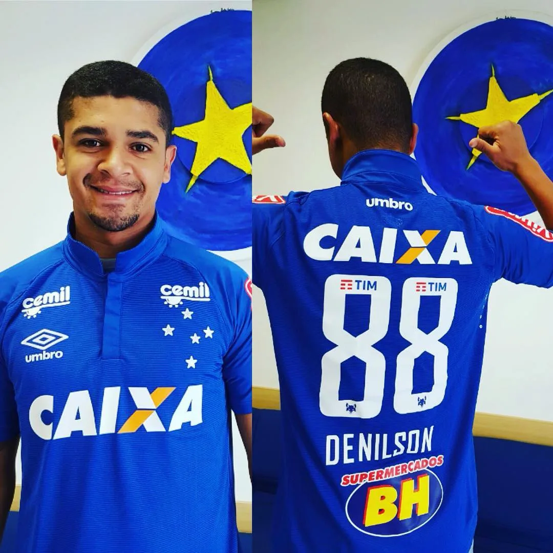 Denilson veste camisa do Cruzeiro e prevê estreia em 'duas ou três semanas'