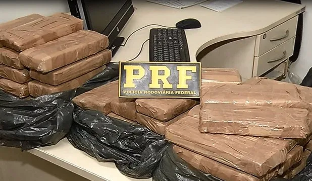 Até que a prisão os separe: casal é preso com mais de 30 kg de maconha em Cariacica