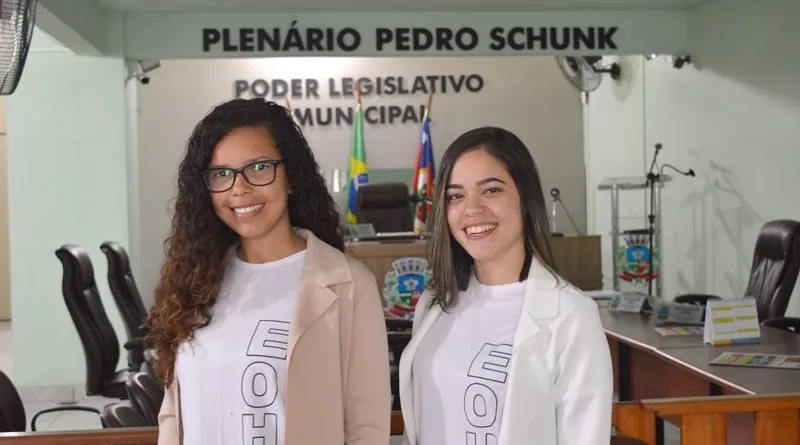 Estudantes de MF são selecionadas para o Parlamento Jovem