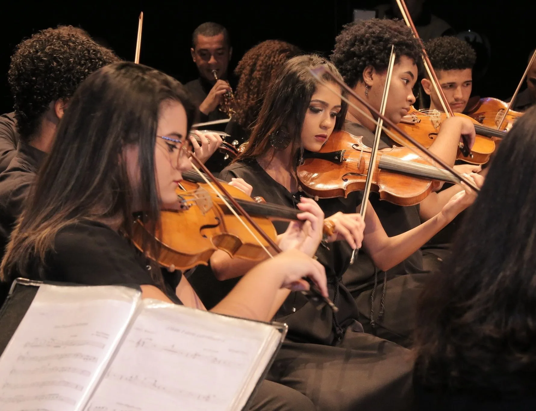 Orquestra se apresentará no Teatro Rubem Braga