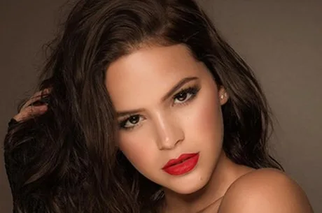 Bruna Marquezine é reprovada em teste de direção, afirma jornal