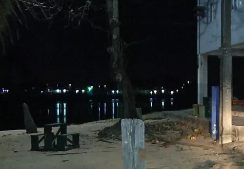 Homem é assassinado com facada no pescoço em bar na Serra