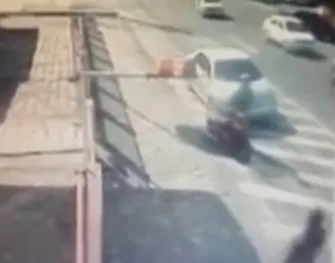 Câmeras flagram ação de homem furtando moto no Centro de Linhares