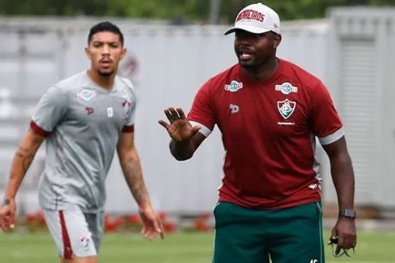 Flu treina com bola e Henrique Dourado admite dificuldade de retomar rotina