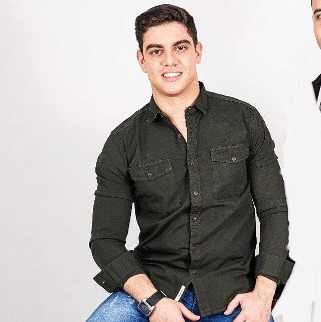 Cantor sertanejo morre em acidente de moto