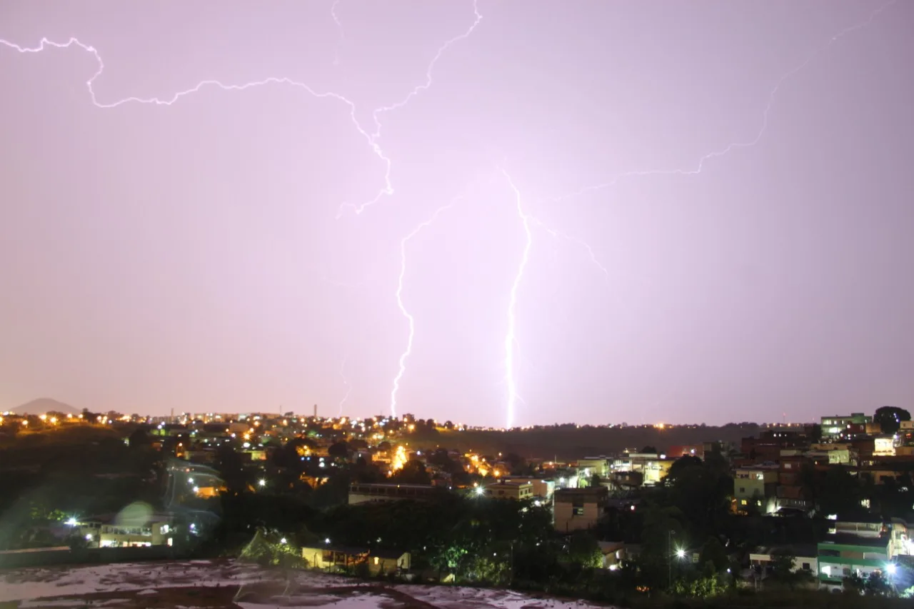 Alerta de granizo e tempestade para 15 cidades do ES