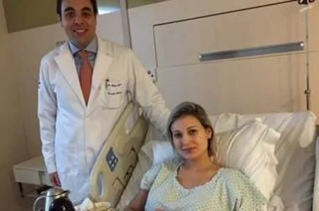 Com inflamação no glúteo, Andressa Urach passa por cirurgia de emergência