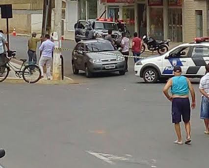 Criminosos tentam bloquear sinal de alarme em agência bancária em São Roque do Canaã