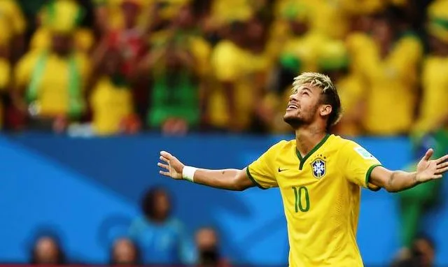 Mais badalado após golaço, Neymar carrega todo protagonismo para clássico