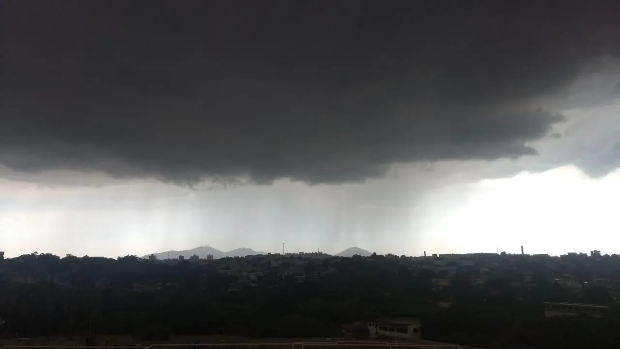 Alerta de tempestade, chuvas intensas, vendaval e granizo é emitido para 27 cidades do ES