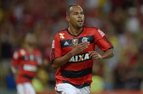 Rio de Janeiro, Rio de Janeiro, Brasil, 25 de Janeiro de 2014 – FLAMENGO X DUQUE DE CAXIAS – Alecsandro do Flamengo comemora gol marcado durante jogo valido pela Terceira Rodada do CAMPEONATO CARIOCA 2014 , No Maracana. Foto: Alexandre Loureiro/Inovafoto