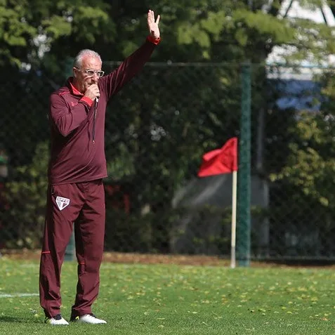 Diretoria do São Paulo repete com Dorival discurso que antecedeu demissão de Ceni