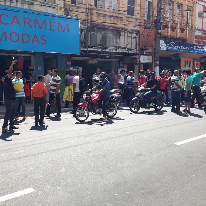 Manifestação de vigilantes deixa trânsito complicado em Vitória