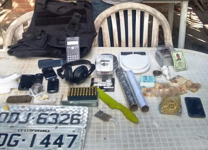 Traficante é preso com droga, munição e colete a prova de balas em Vila Velha