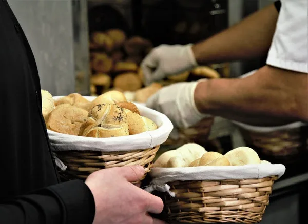 Dólar alto vai deixar pães, massas e biscoitos mais caros